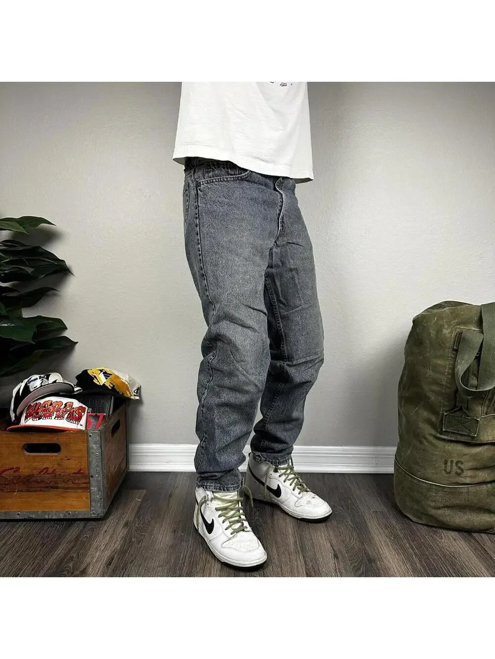 Vintage Levi’s 550 black washed denim jeans straight fit 90s black Levi’s